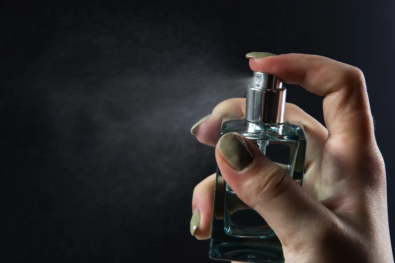 Perfume Psychology , Scent and Emotion